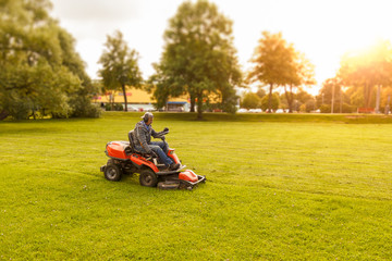 Russia Lawn mower dealer list
