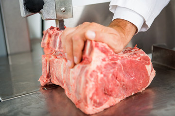 Meat processor in Italy, HS Code 0201-10