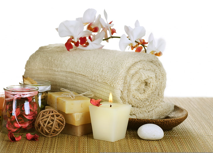 Towels and Bathrobes Importers in Switzerland, HS Code 630260