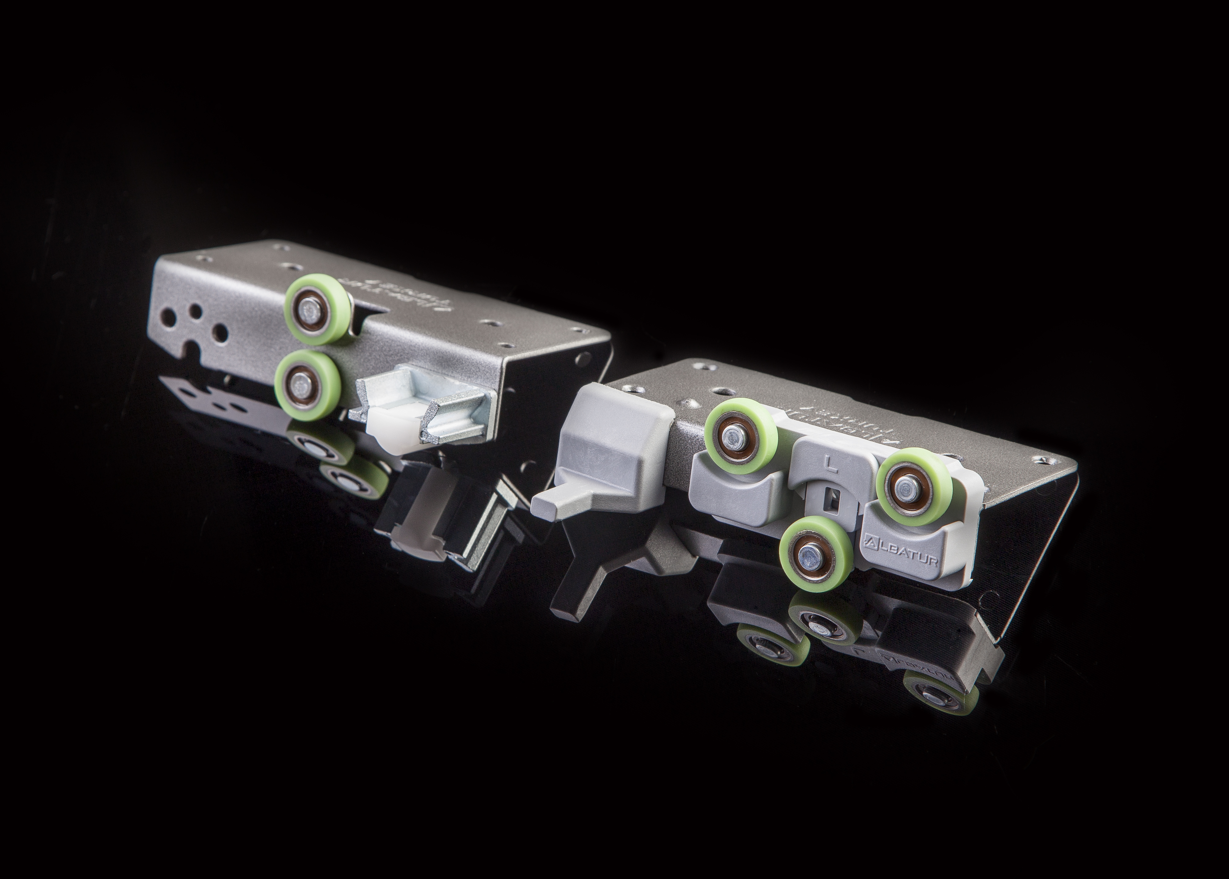 ADJUSTABLE SLIDING DOOR SYSTEM