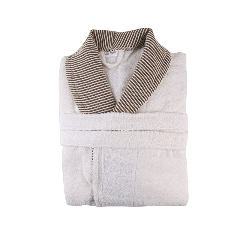 Boucle Contrast Model Bathrobe