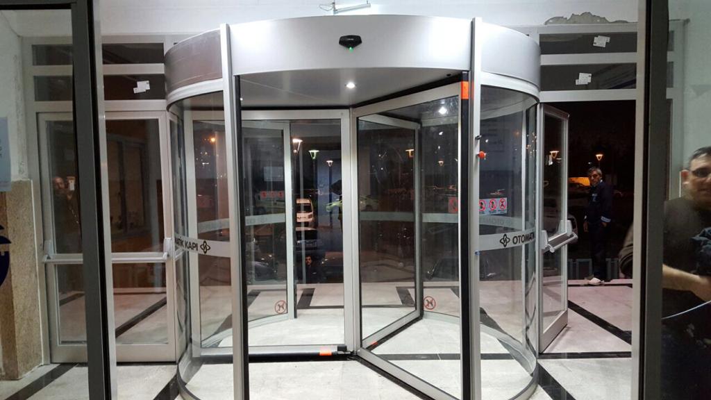 Automatic Revolving Door 