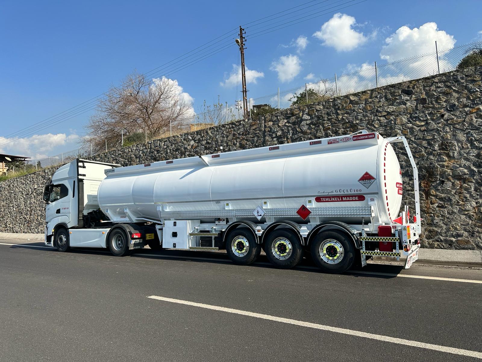 Aluminum Fuel Tanker with ADR