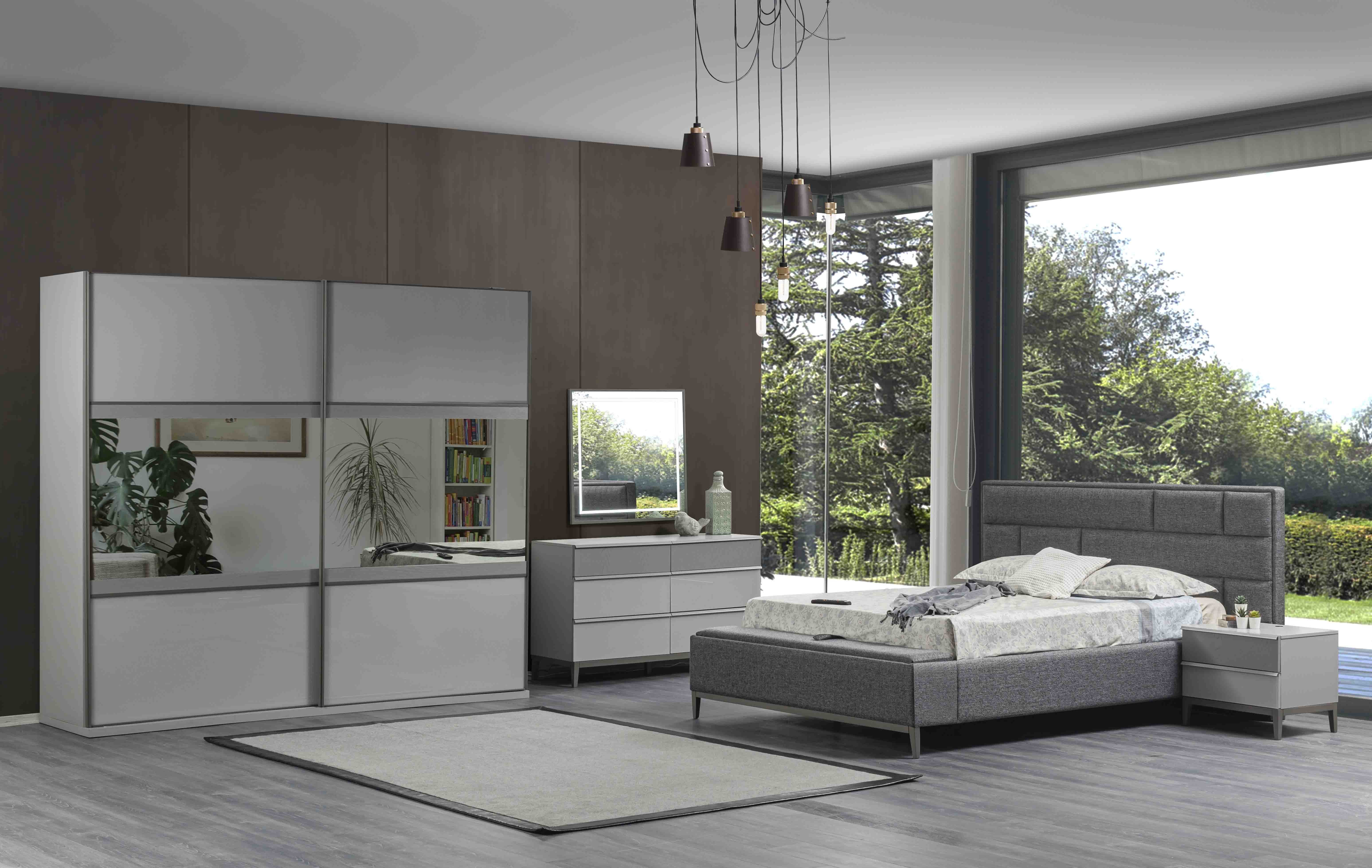 Bedroom Furniture Set - Salda