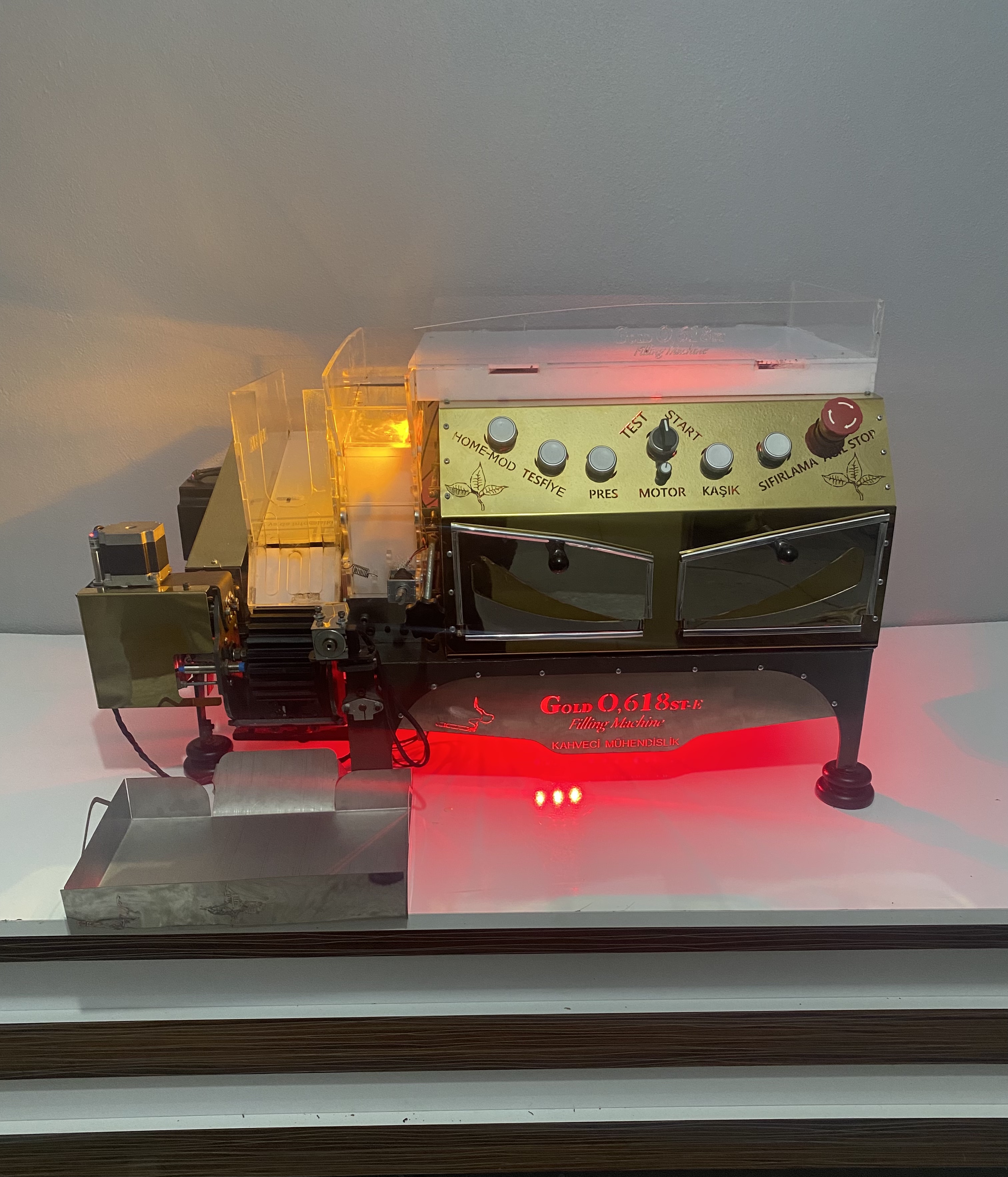 Electric cigarette rolling machine