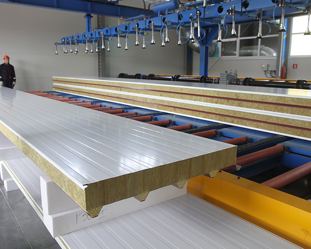 SANDWICH PANEL