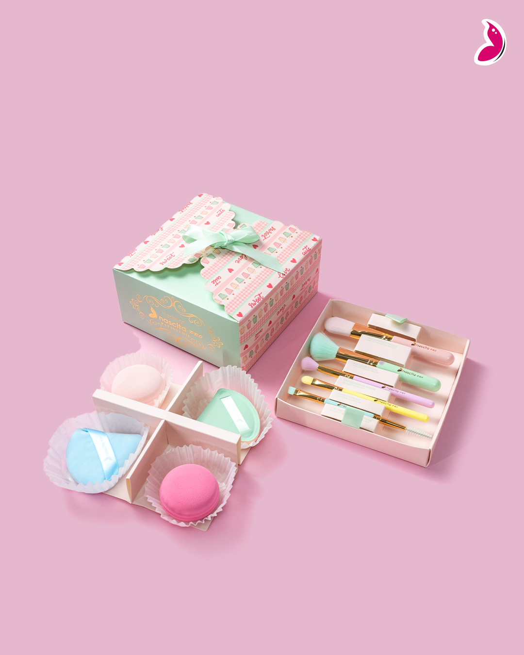 Makeup brushes