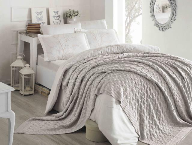 CA16001 BEIGE KNITTED BLANKET