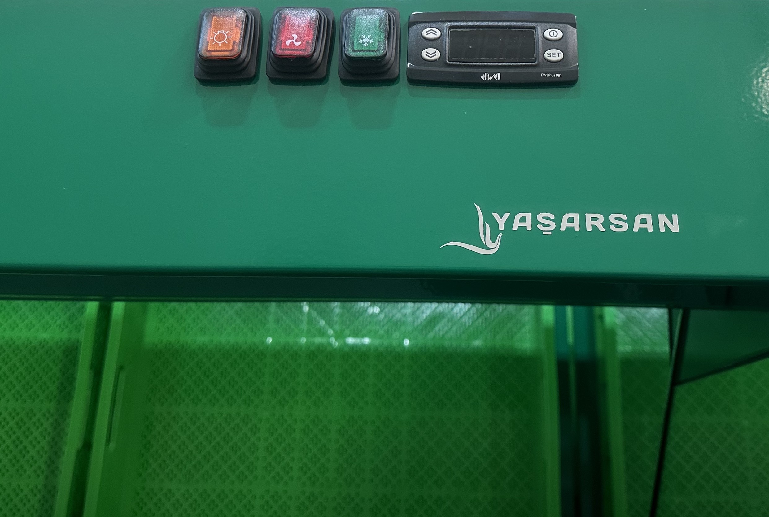 Vertical Rayon Cabinet