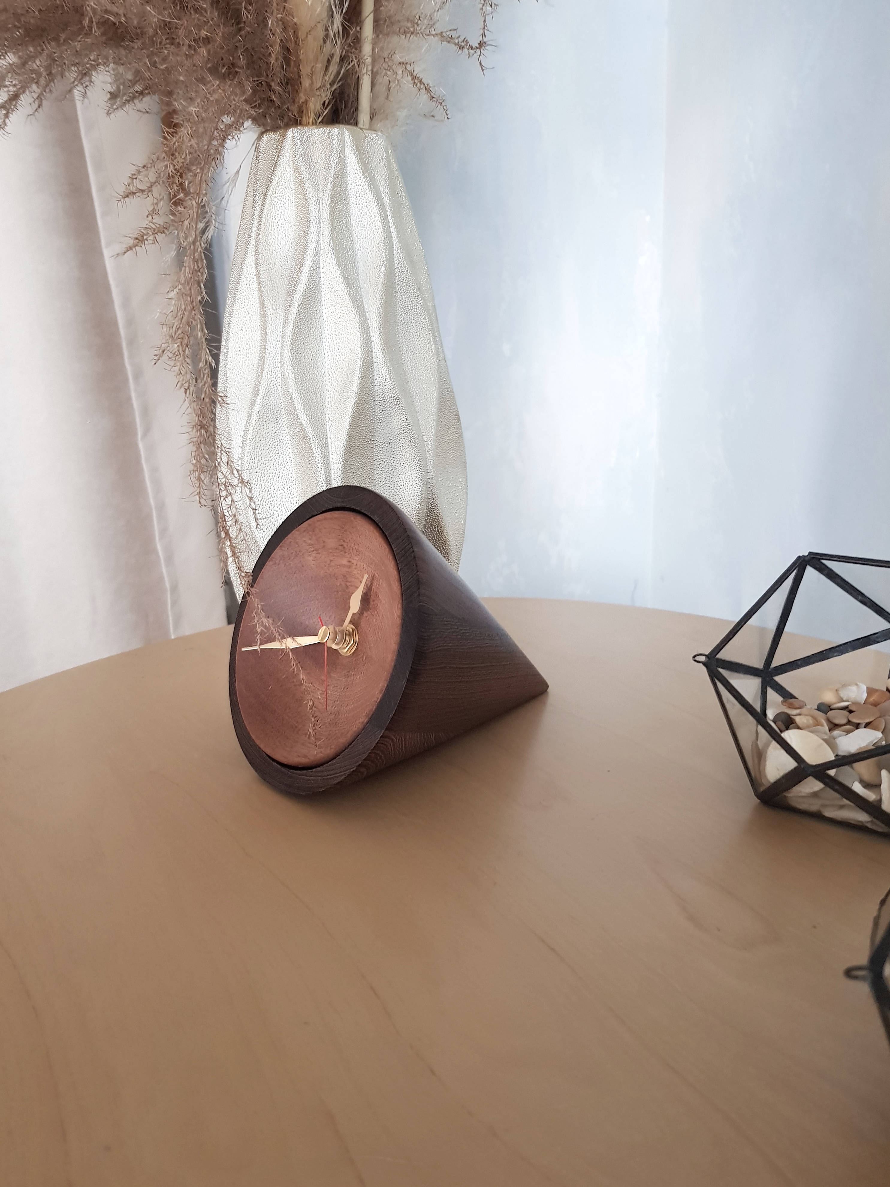 CL/Cone B desk clock