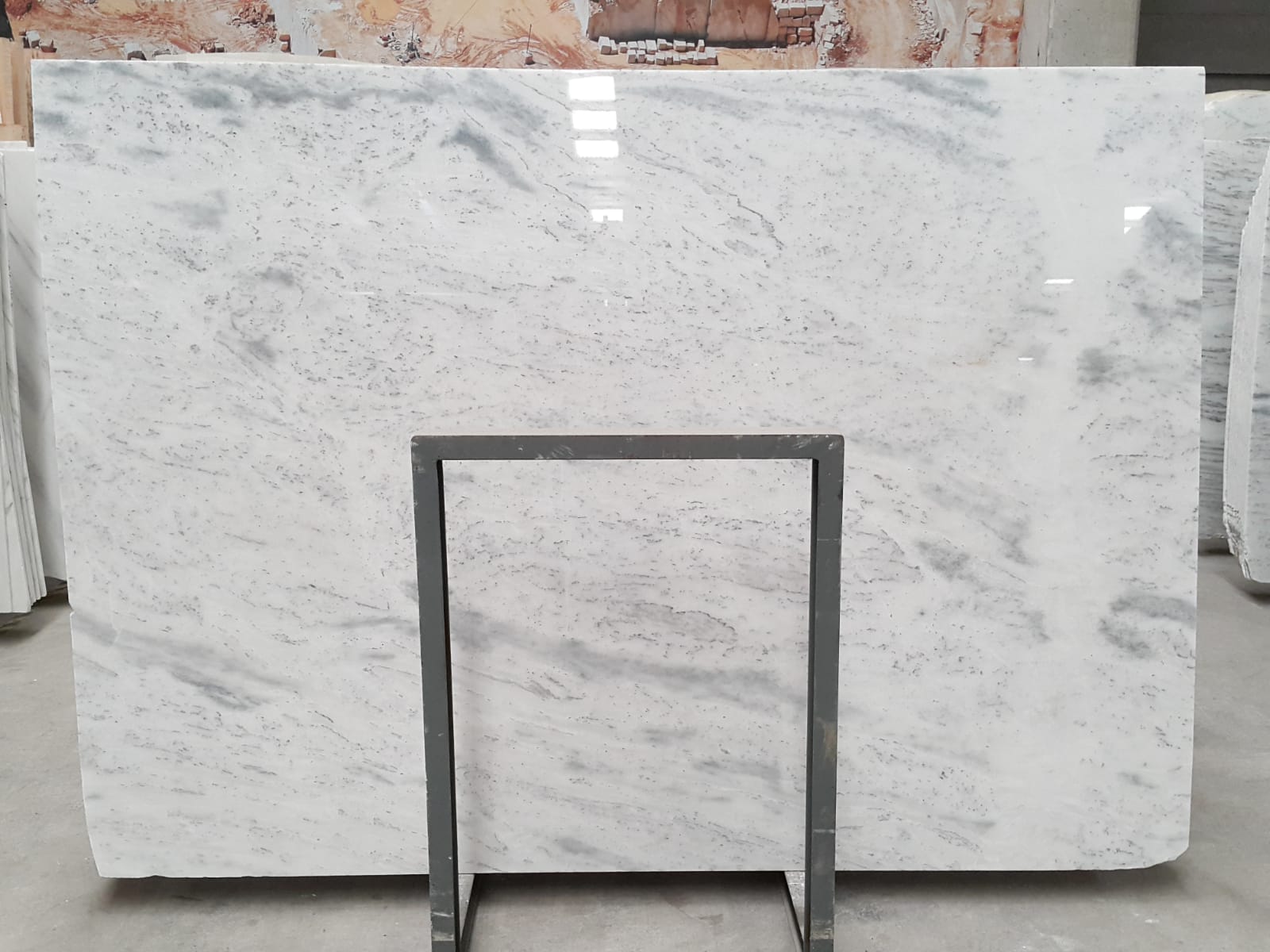 RAINY WHITE MARBLE