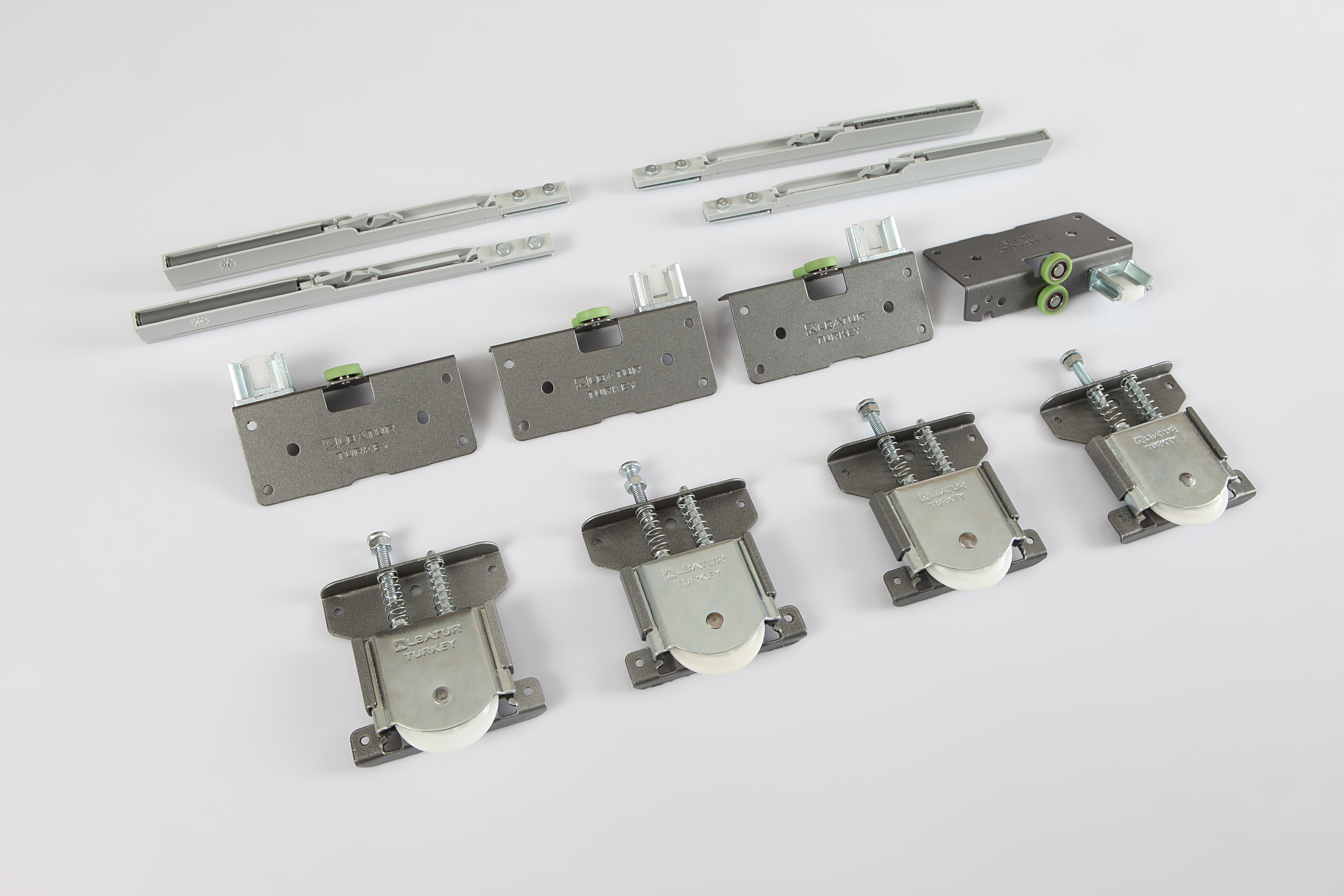 ADJUSTABLE SLIDING DOOR SYSTEM