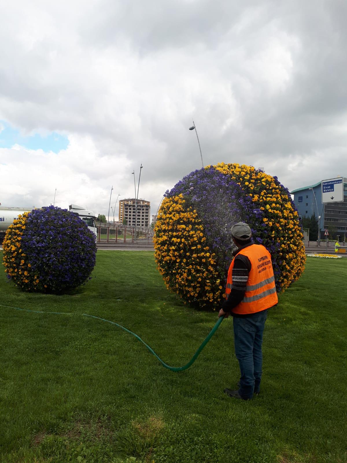 Street Furniture - Flower Ball